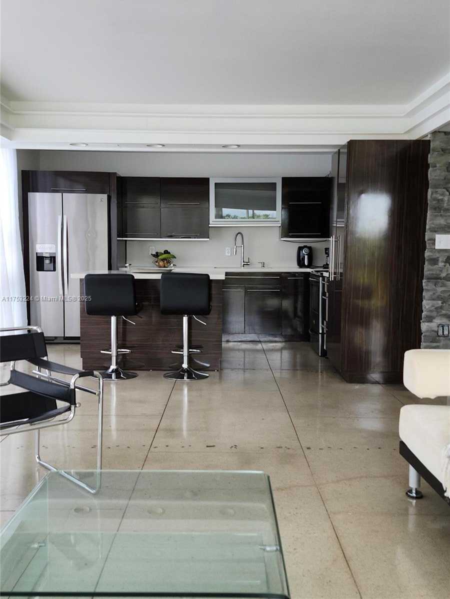 Small Image of 600 NE 36th St, Miami, FL 33137, USA Number 11