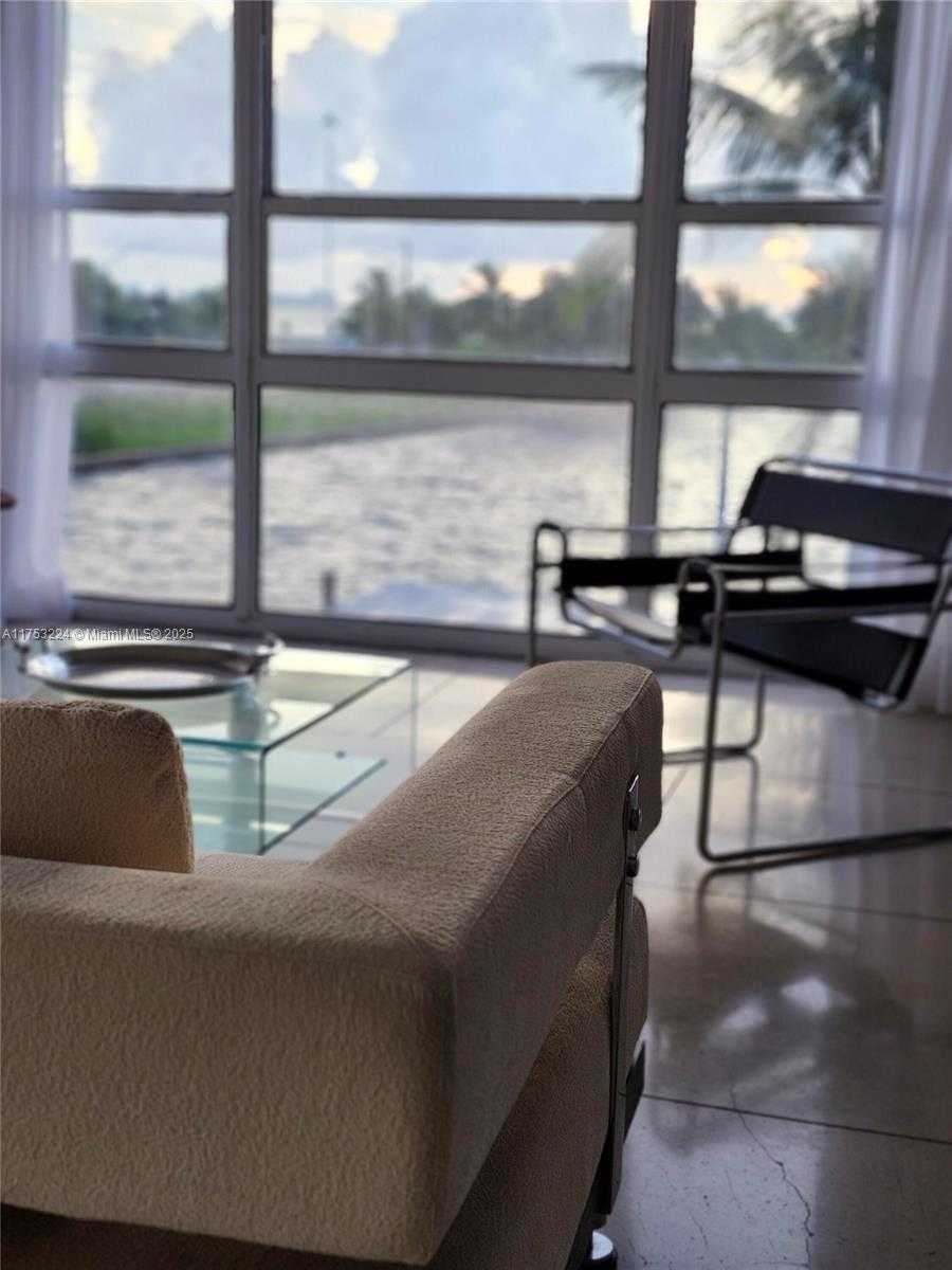 Small Image of 600 NE 36th St, Miami, FL 33137, USA Number 15