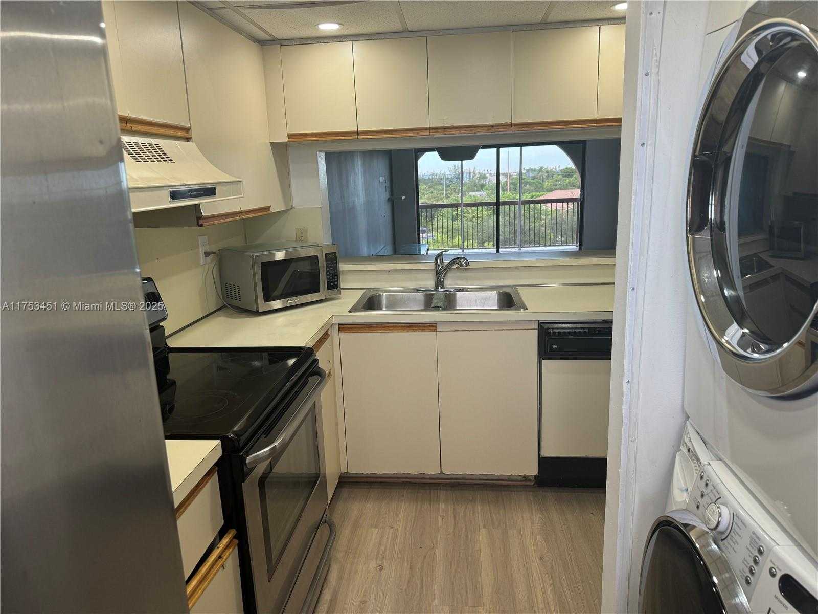 Small Image of 10255 NORTH WEST 9TH ST CIR #503-7, Miami Number 10