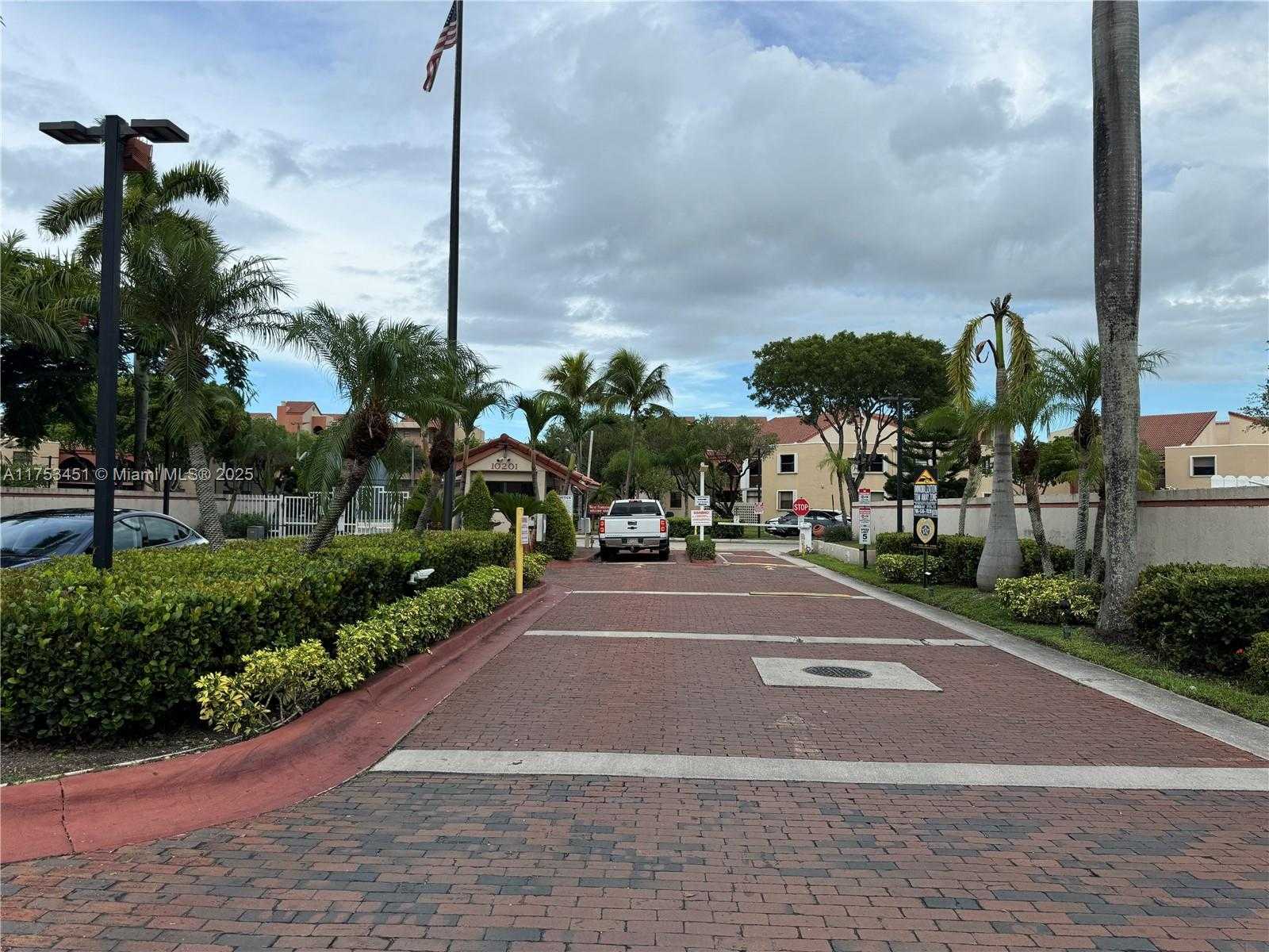 Small Image of 10255 NORTH WEST 9TH ST CIR #503-7, Miami Number 40