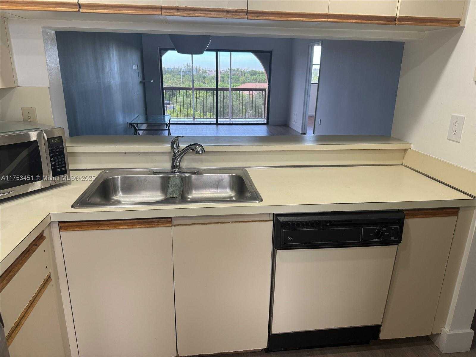 Small Image of 10255 NORTH WEST 9TH ST CIR #503-7, Miami Number 6