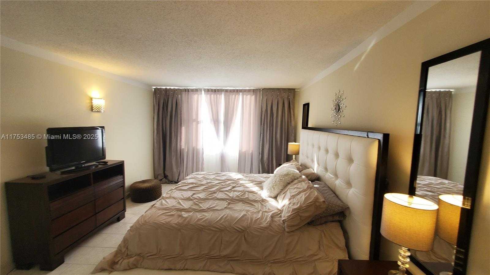 Small Image of 2030 SOUTH OCEAN DR #401, Hallandale Beach Number 5
