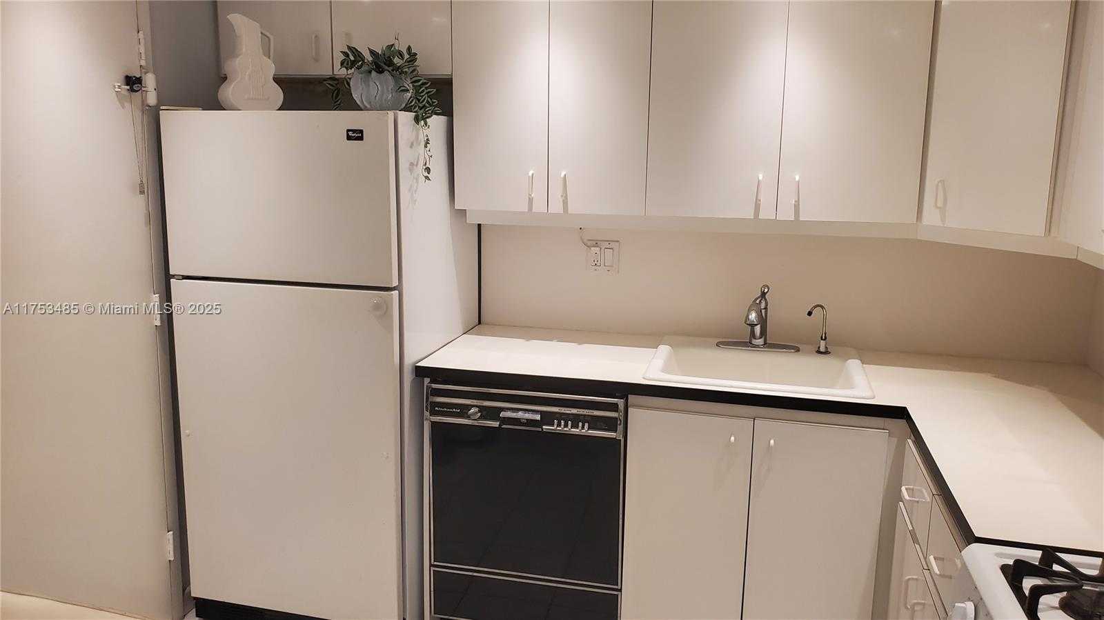 Small Image of 2030 SOUTH OCEAN DR #401, Hallandale Beach Number 6