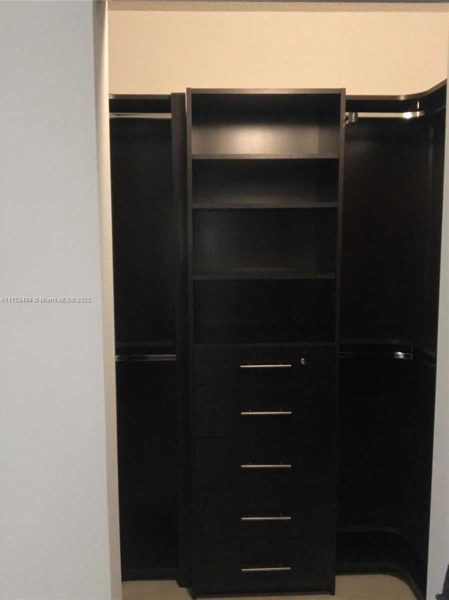 Small Image of 701 BRICKELL KEY BLVD #910, Miami Number 12