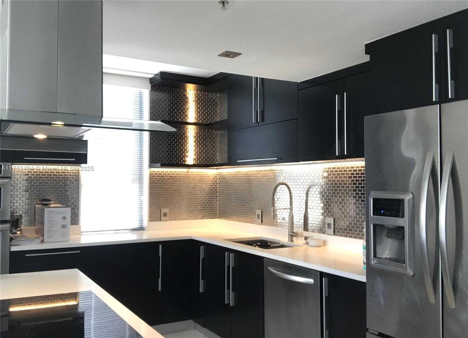 Small Image of 701 BRICKELL KEY BLVD #910, Miami Number 3