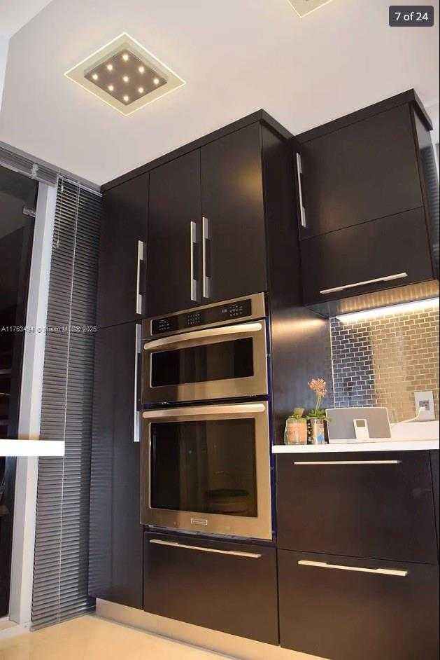 Small Image of 701 BRICKELL KEY BLVD #910, Miami Number 4