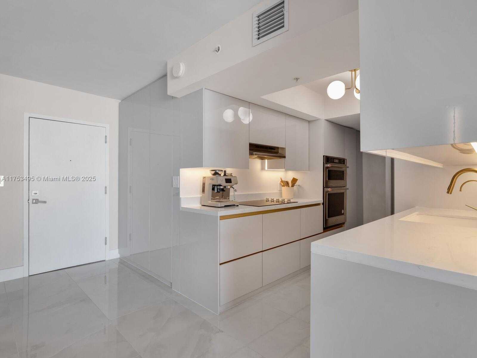 Small Image of 90 ALTON RD #2207, Miami Beach Number 11