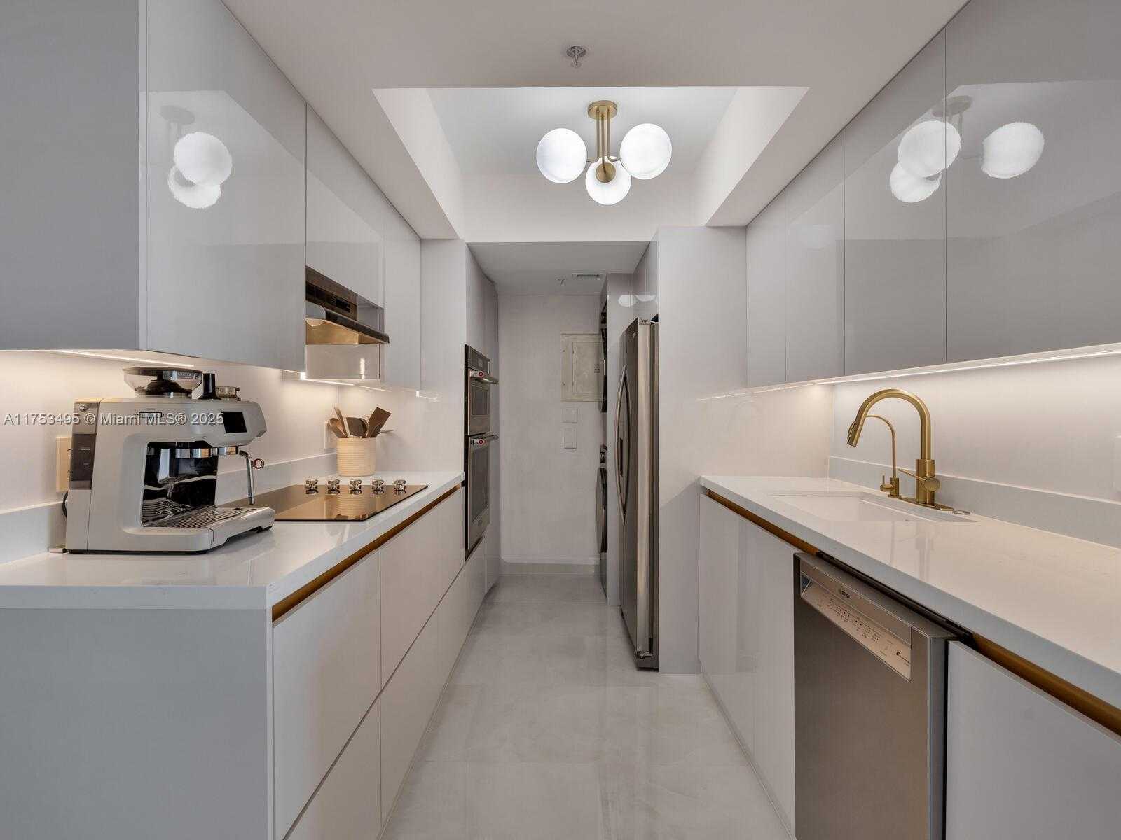 Small Image of 90 ALTON RD #2207, Miami Beach Number 12