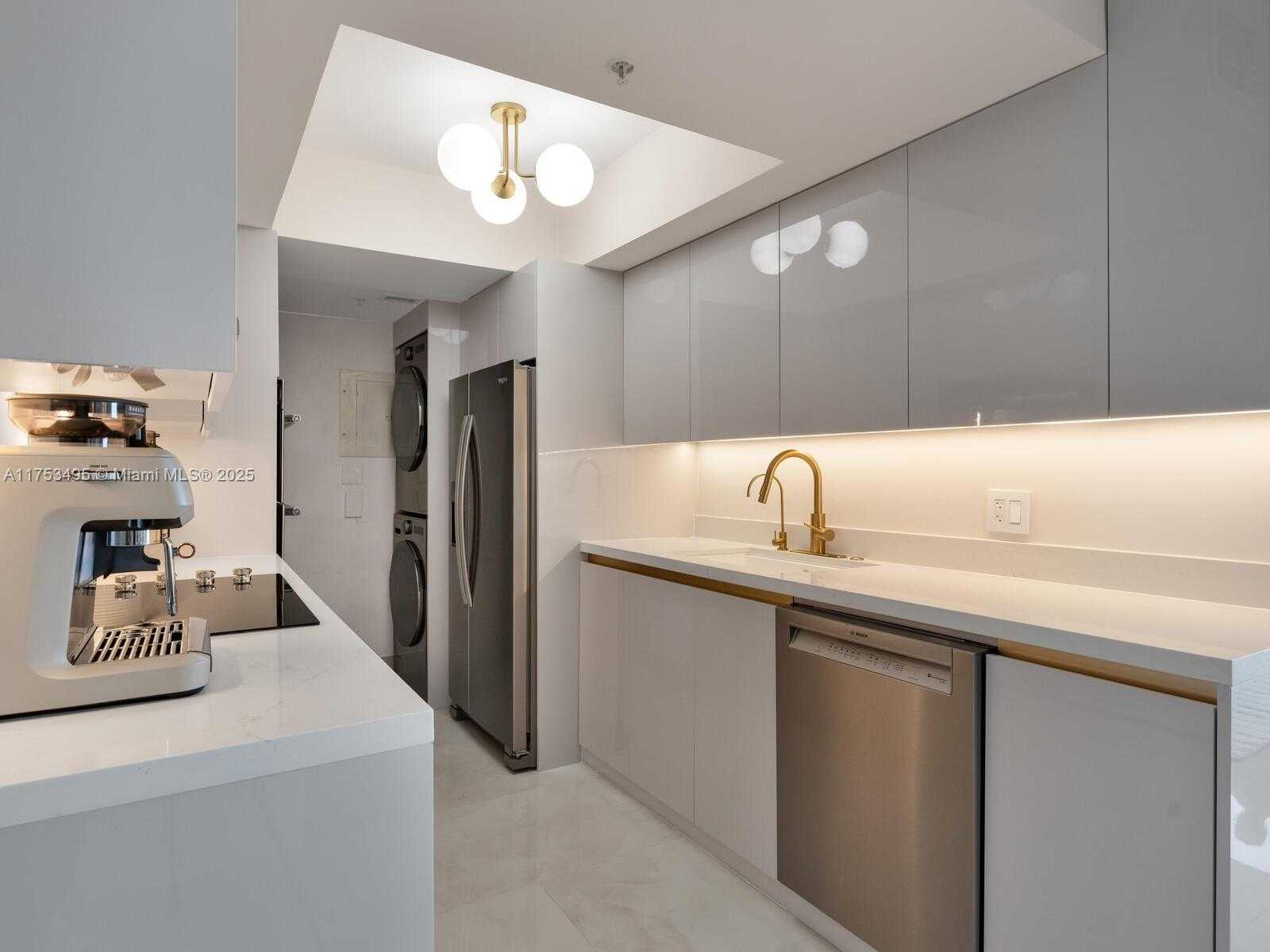 Small Image of 90 ALTON RD #2207, Miami Beach Number 13