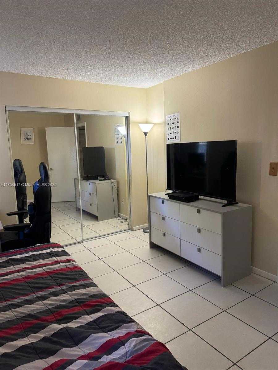 Small Image of 300 NORTH WEST 107TH AVE #106, Miami Number 7