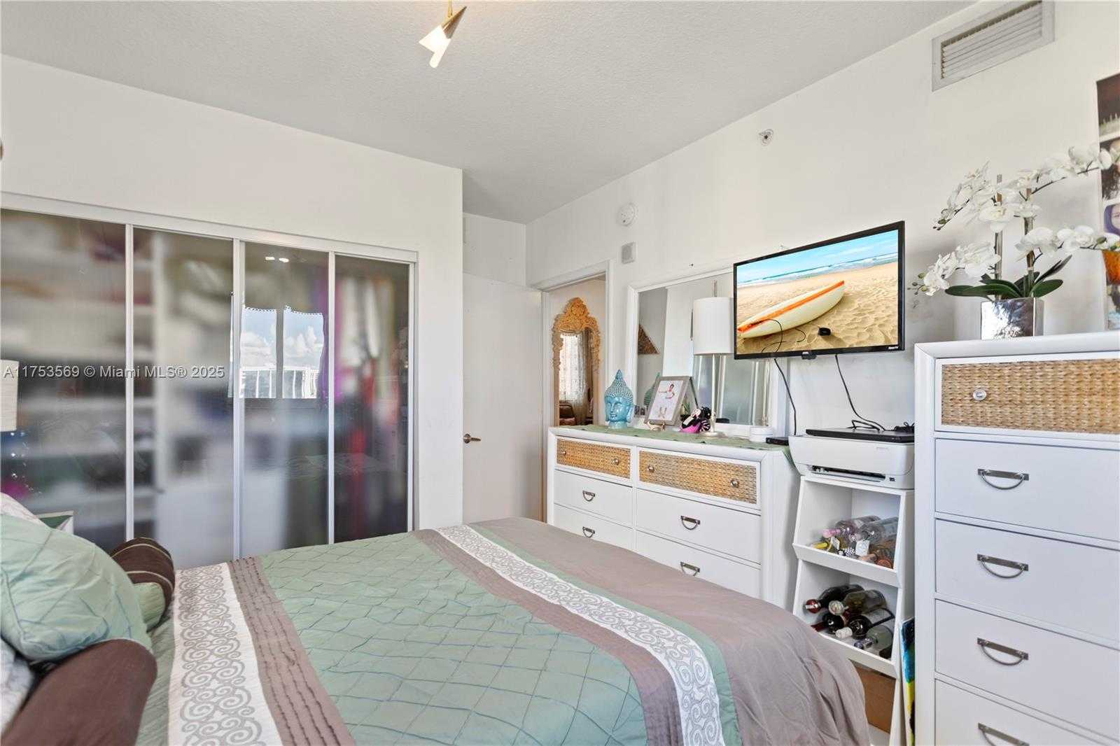 Small Image of 18800 NORTH EAST 29TH AVE #906, Aventura Number 12