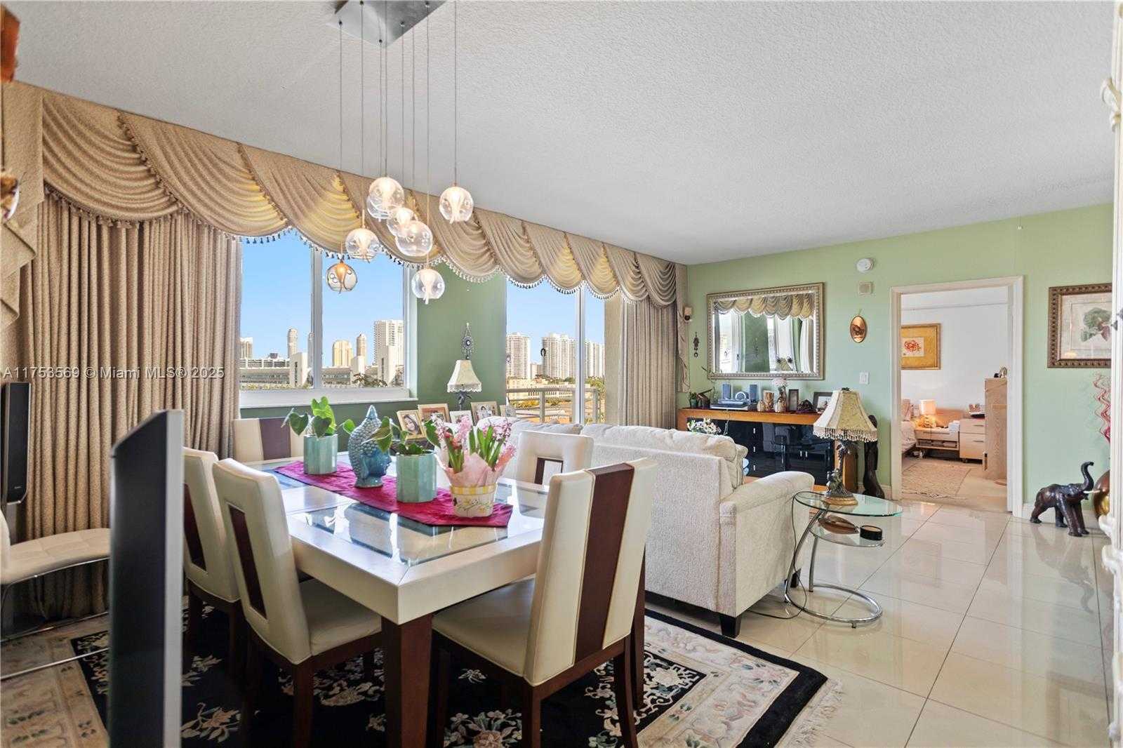Small Image of 18800 NORTH EAST 29TH AVE #906, Aventura Number 3