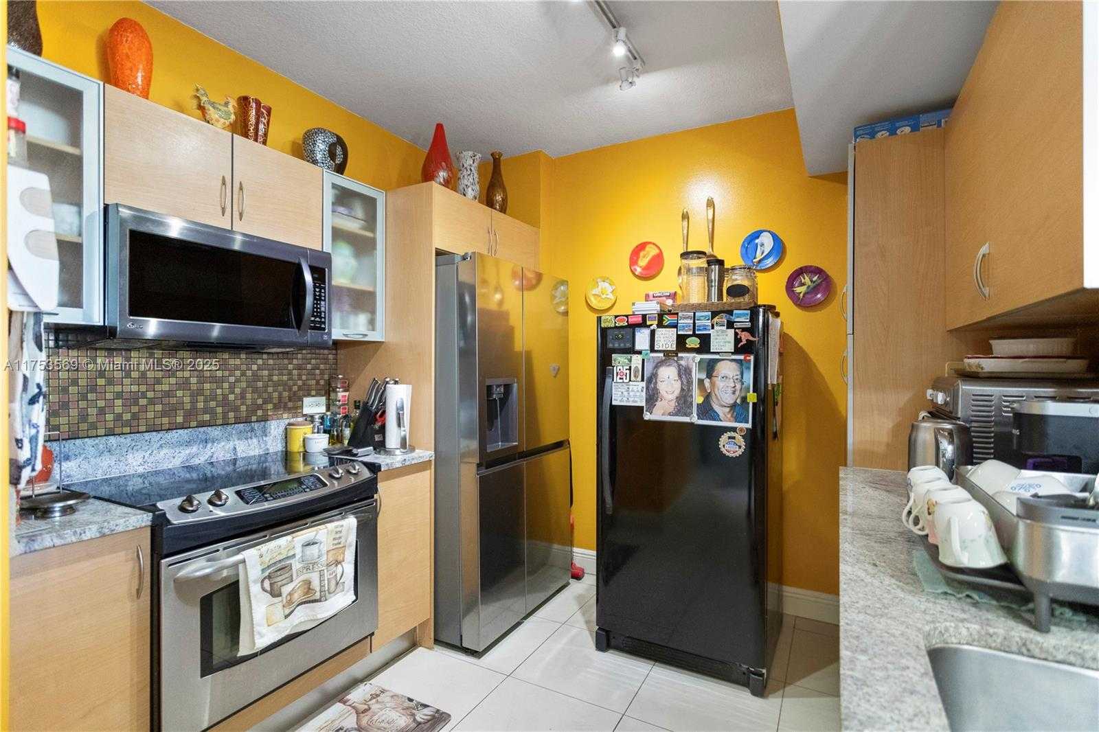 Small Image of 18800 NORTH EAST 29TH AVE #906, Aventura Number 6