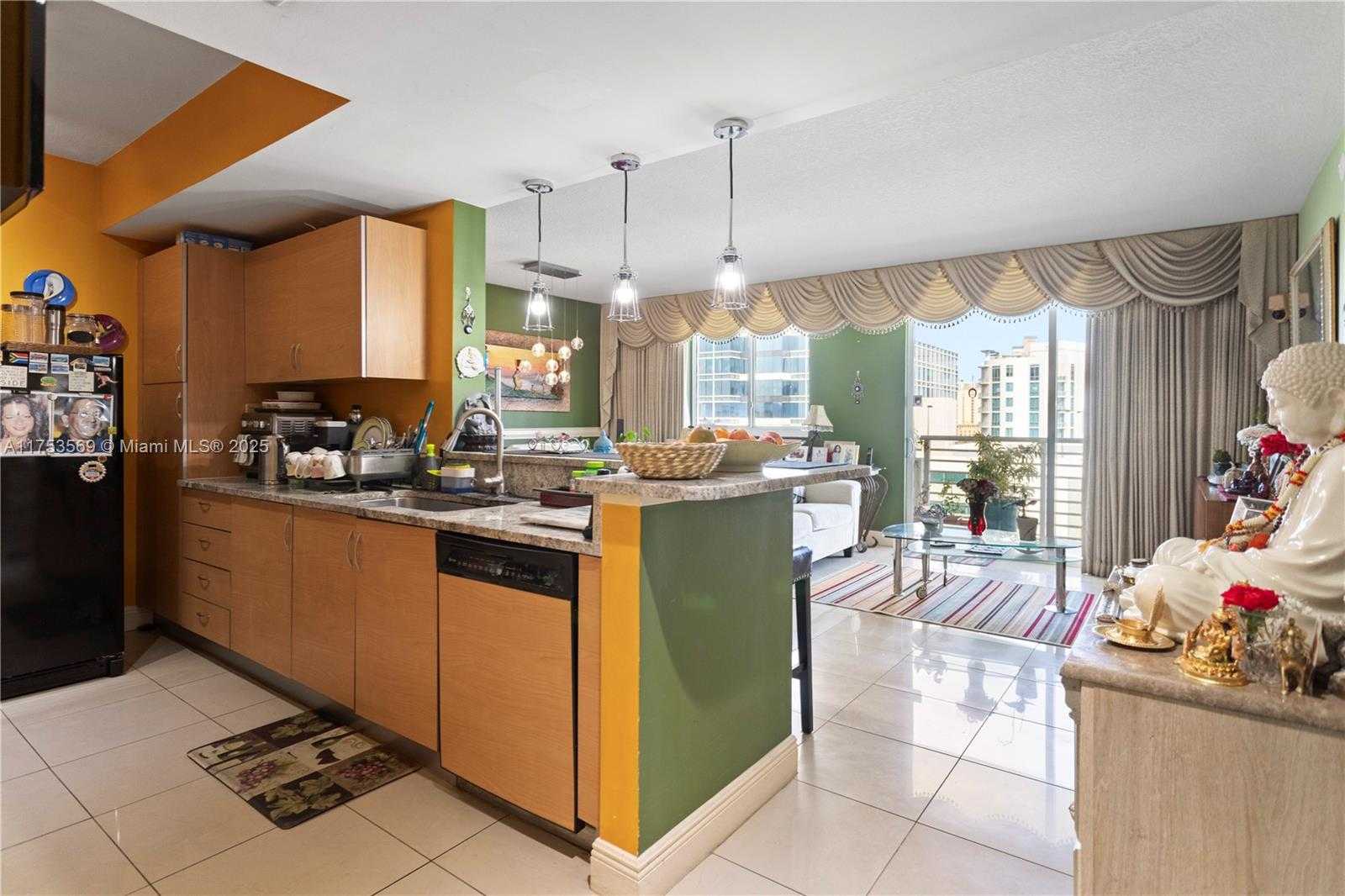 Small Image of 18800 NORTH EAST 29TH AVE #906, Aventura Number 7