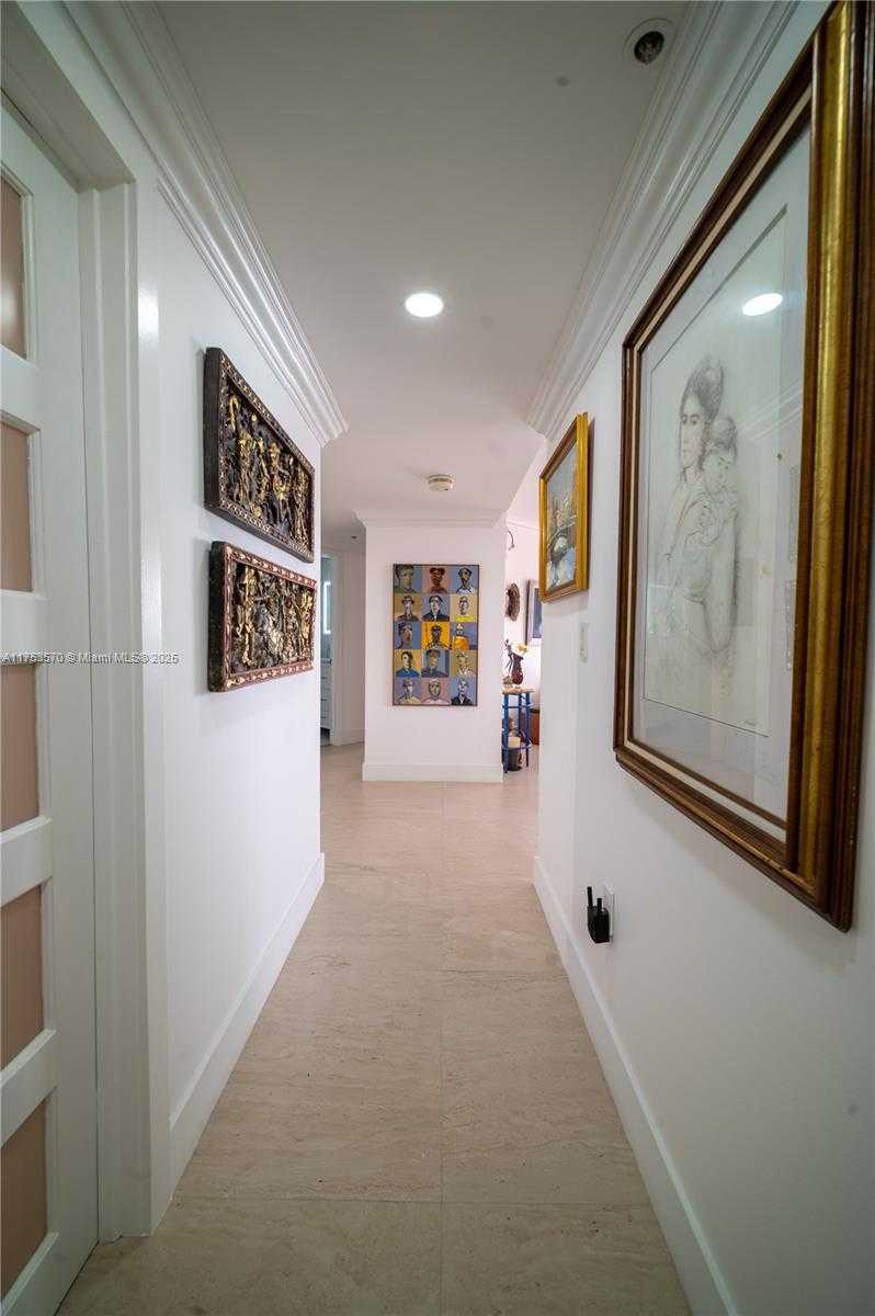 Small Image of 1581 BRICKELL AVE #PH-105, Miami Number 25