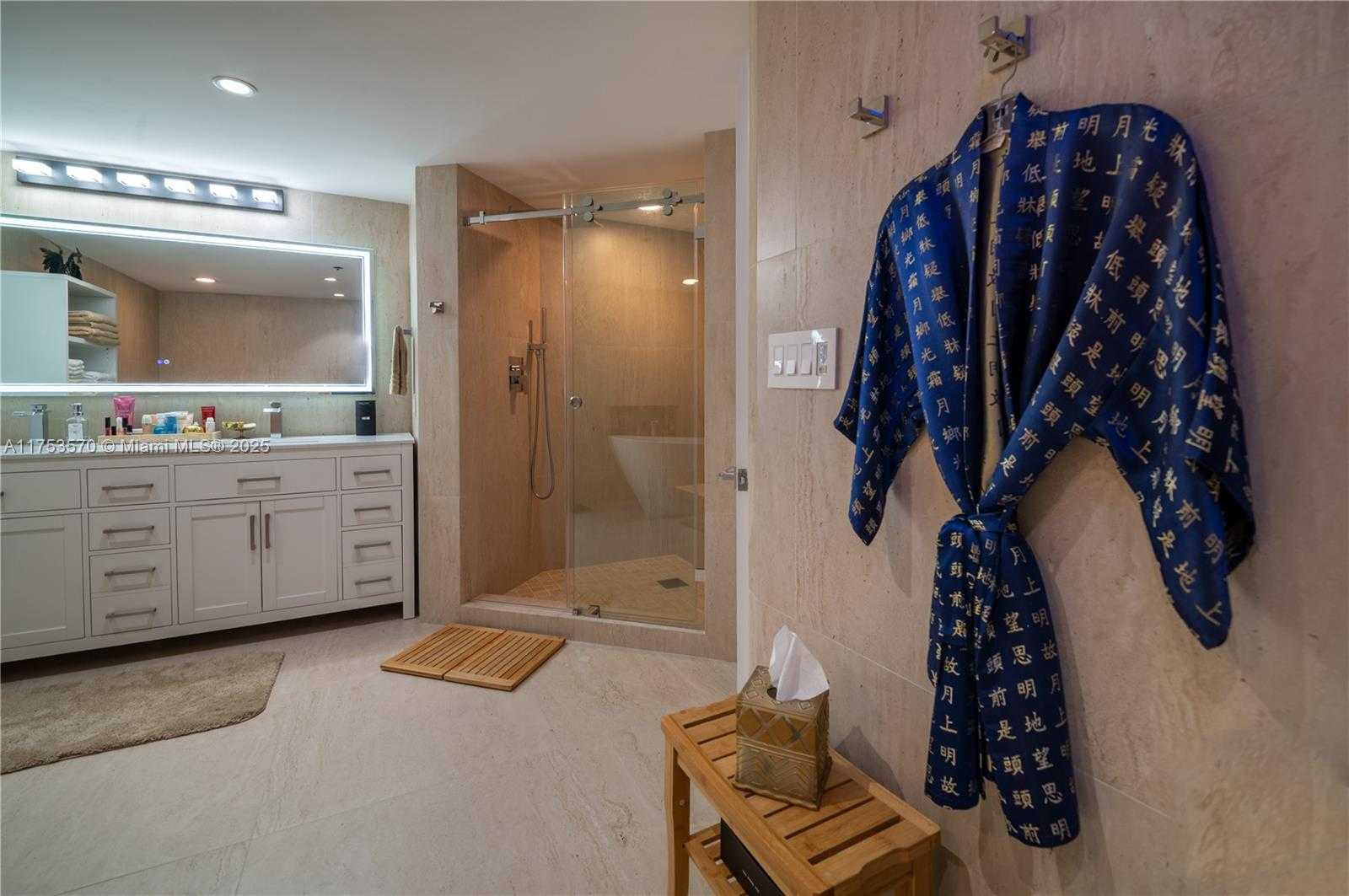 Small Image of 1581 BRICKELL AVE #PH-105, Miami Number 33