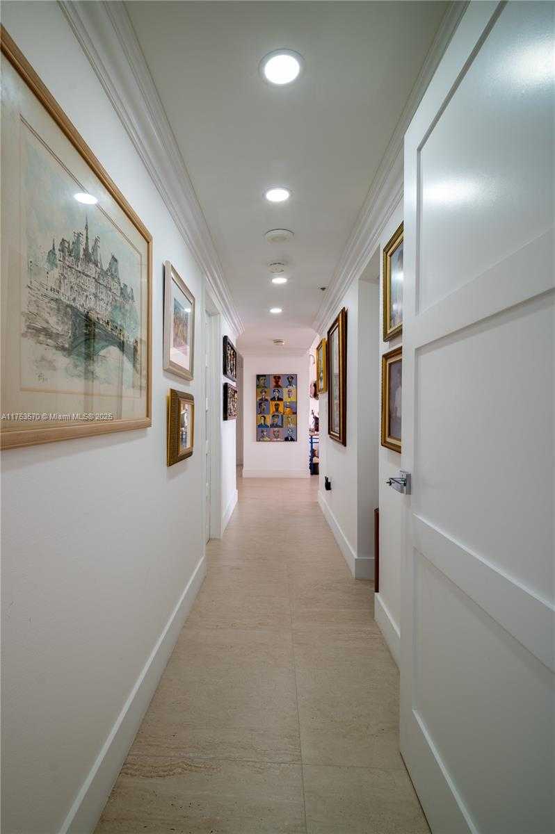 Small Image of 1581 BRICKELL AVE #PH-105, Miami Number 34