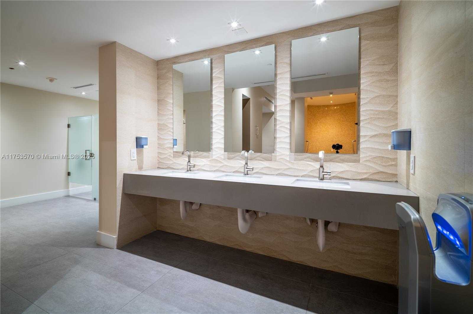 Small Image of 1581 BRICKELL AVE #PH-105, Miami Number 48