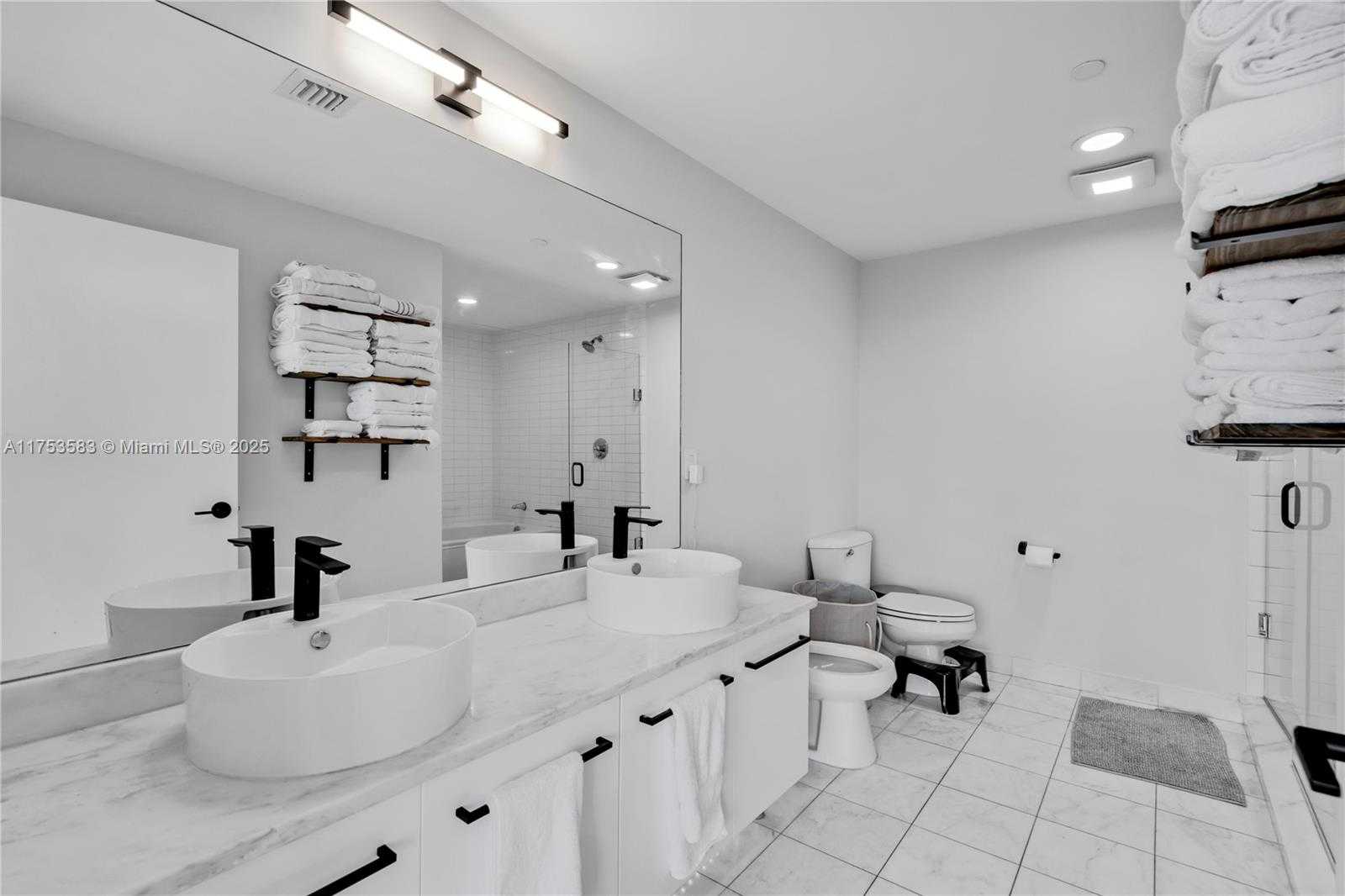 Small Image of 888 BISCAYNE BLVD #812, Miami Number 14