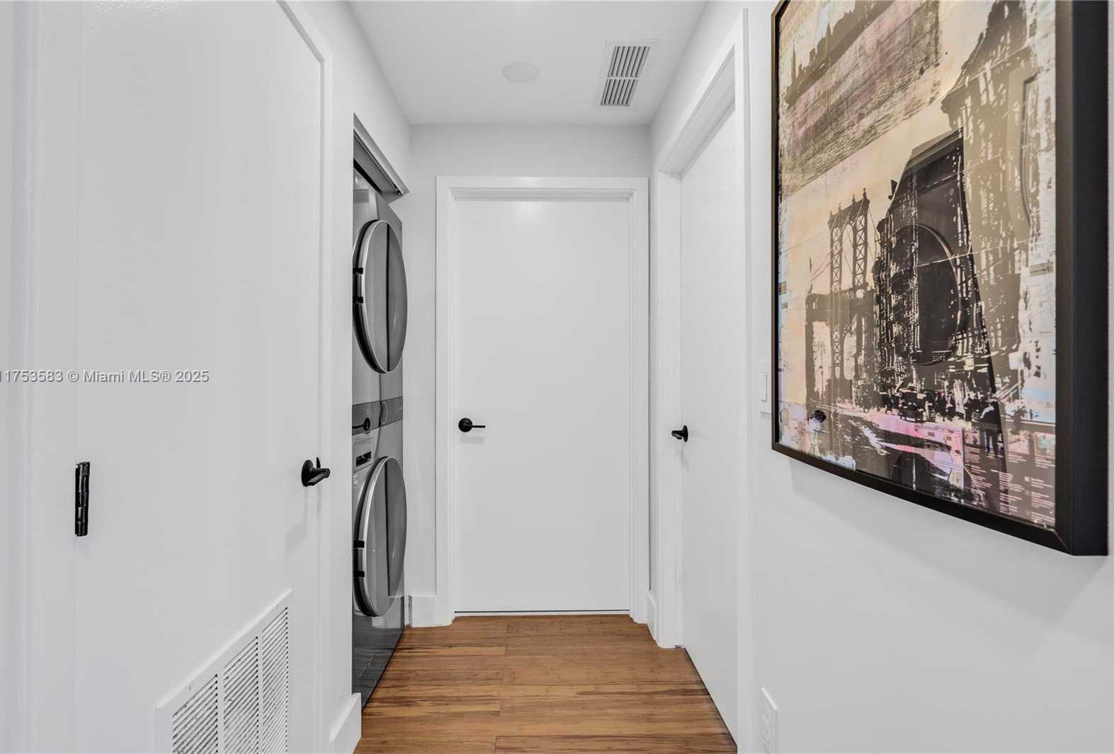 Small Image of 888 BISCAYNE BLVD #812, Miami Number 18