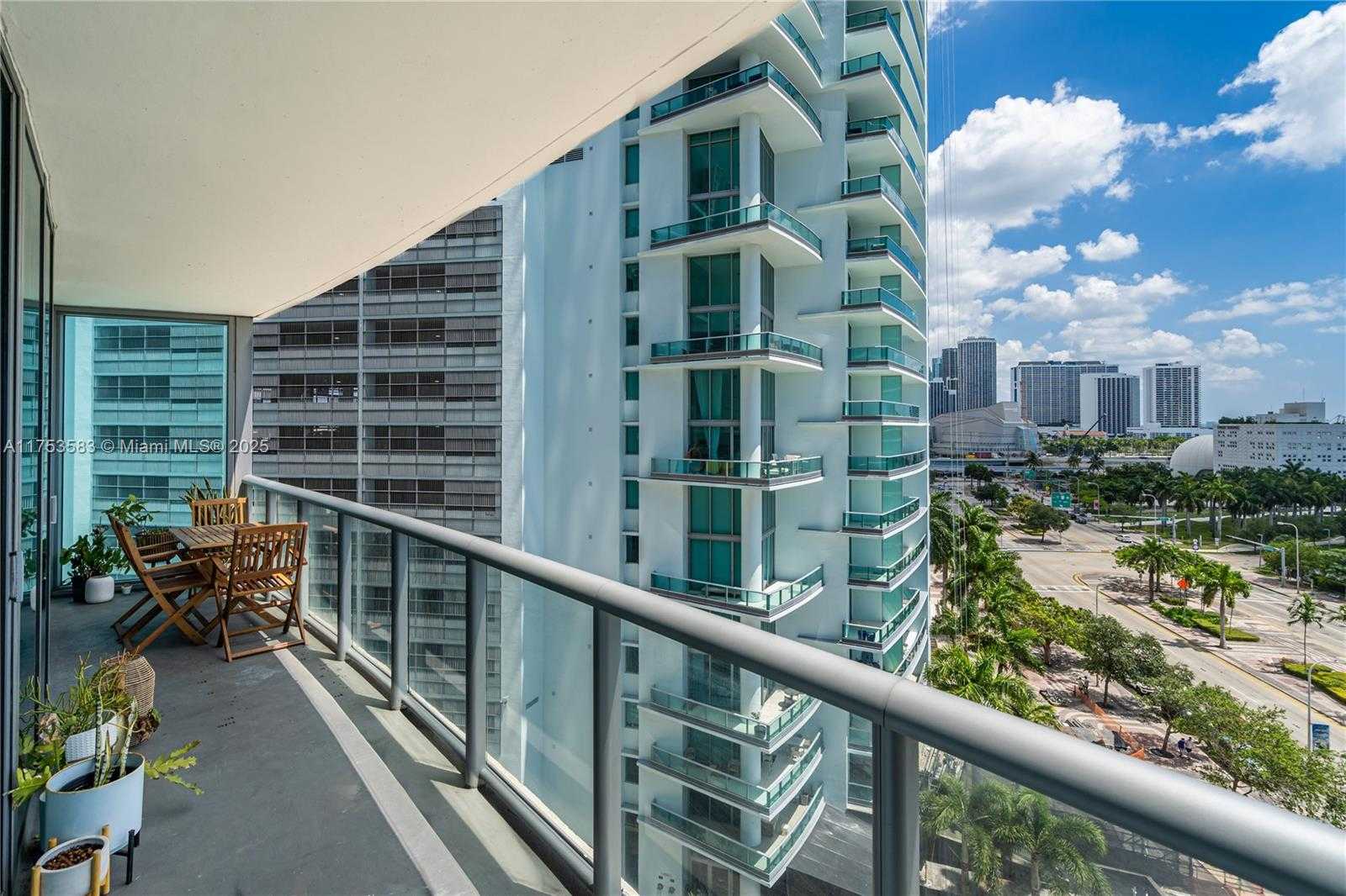 Small Image of 888 BISCAYNE BLVD #812, Miami Number 26