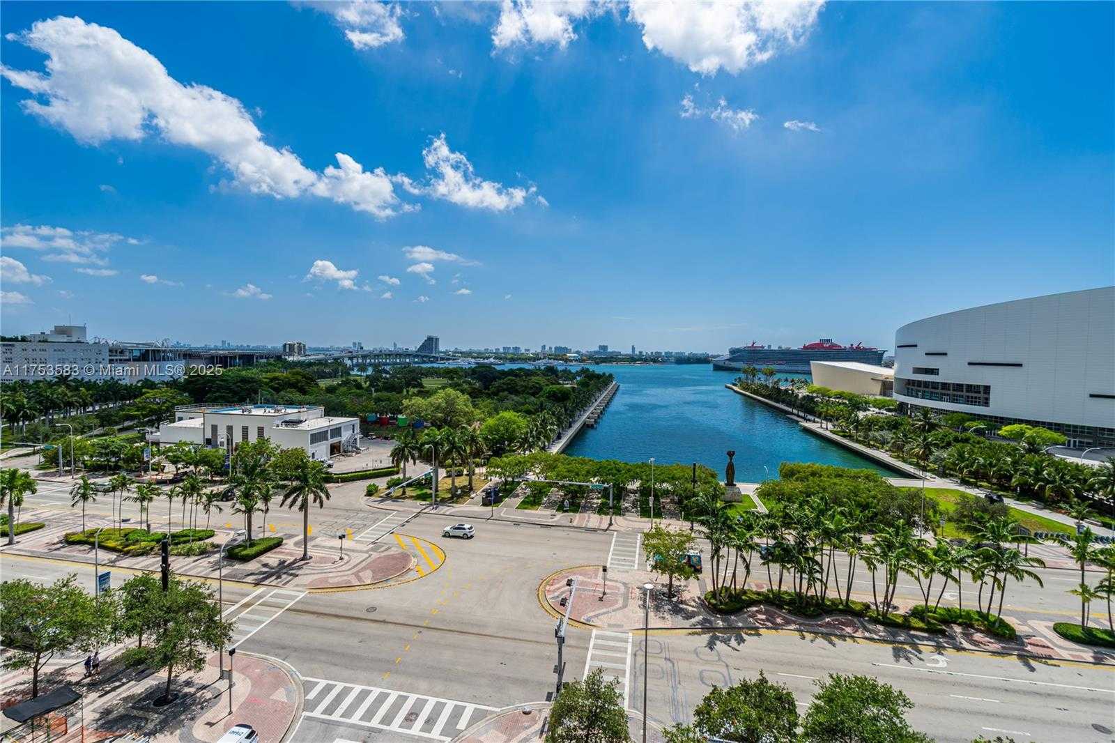 Small Image of 888 BISCAYNE BLVD #812, Miami Number 27