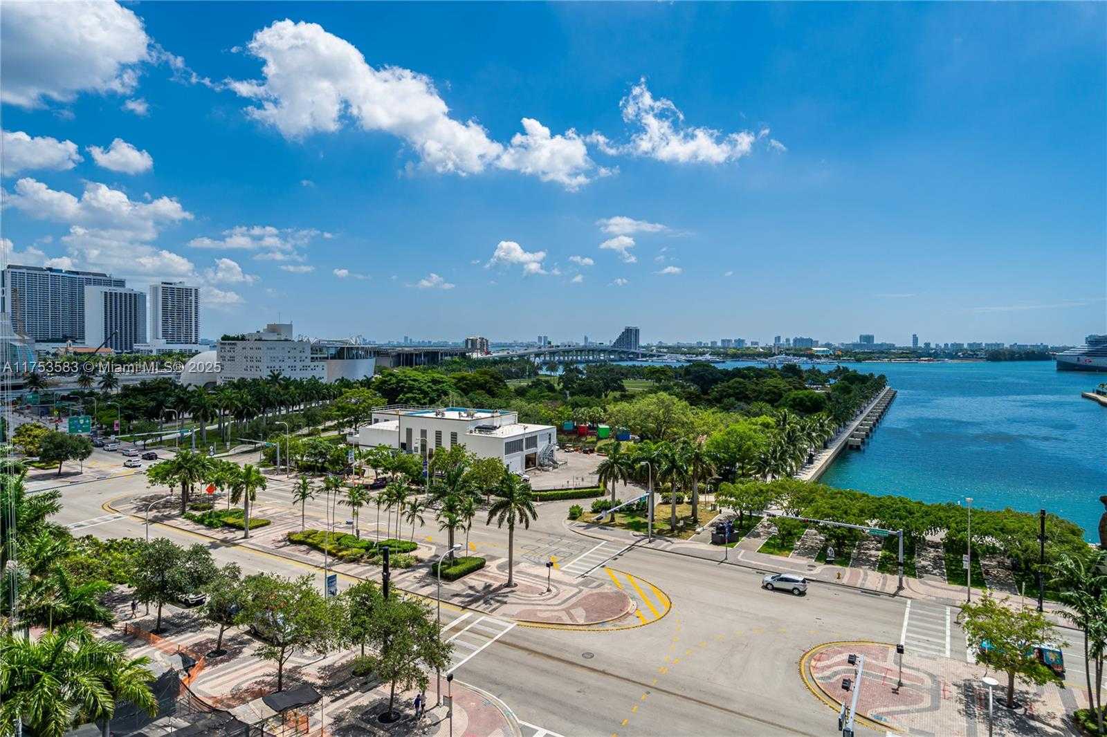 Small Image of 888 BISCAYNE BLVD #812, Miami Number 28