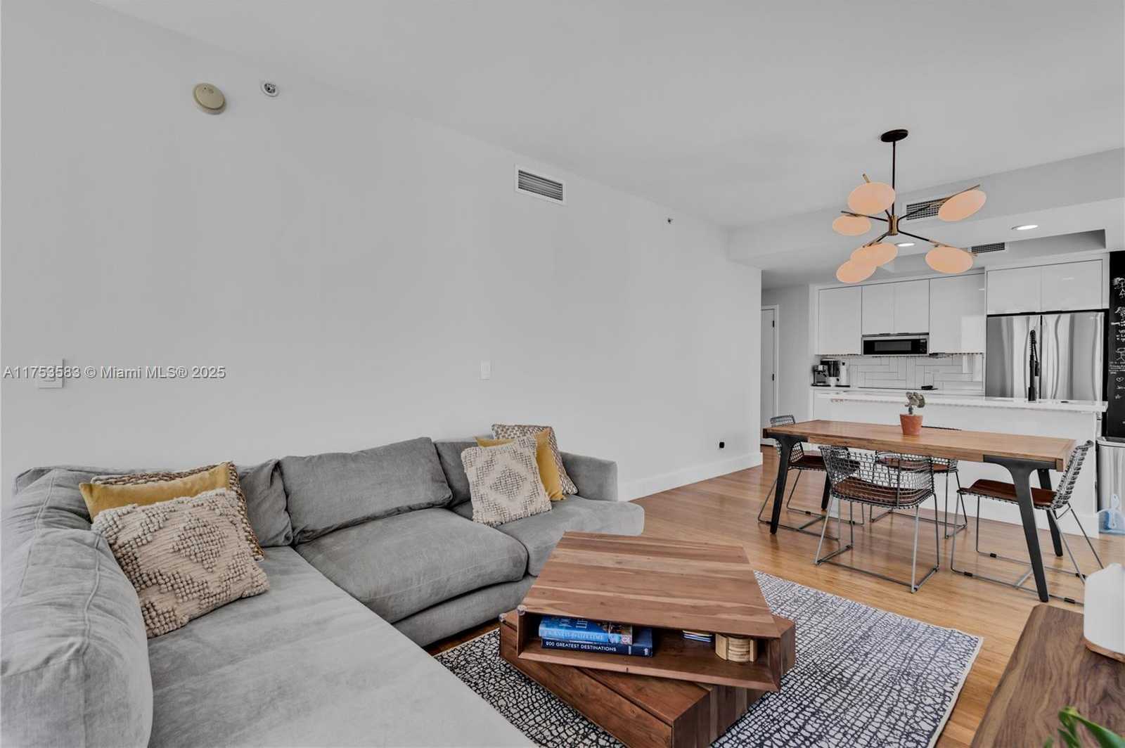 Small Image of 888 BISCAYNE BLVD #812, Miami Number 5