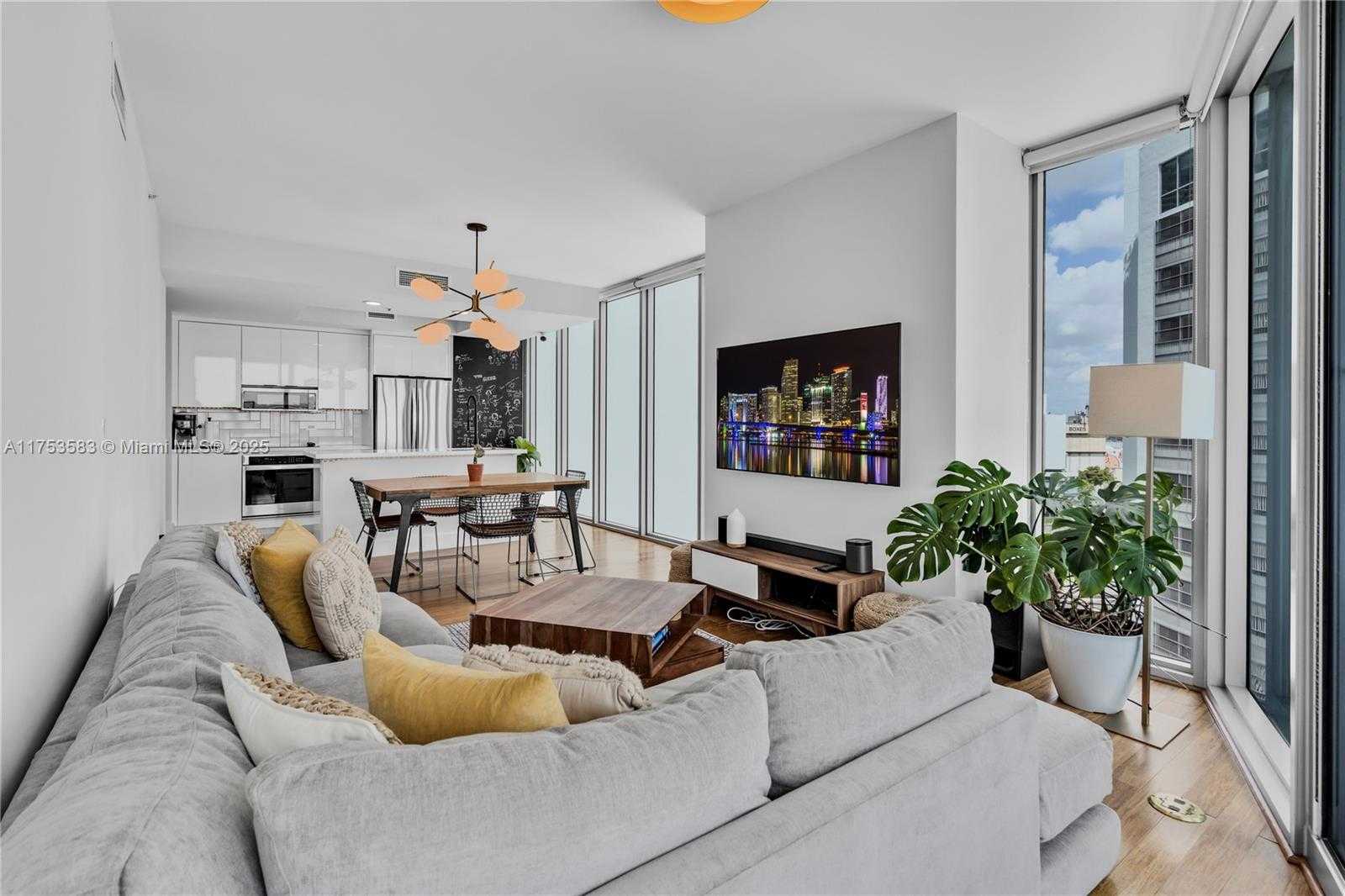 Small Image of 888 BISCAYNE BLVD #812, Miami Number 6