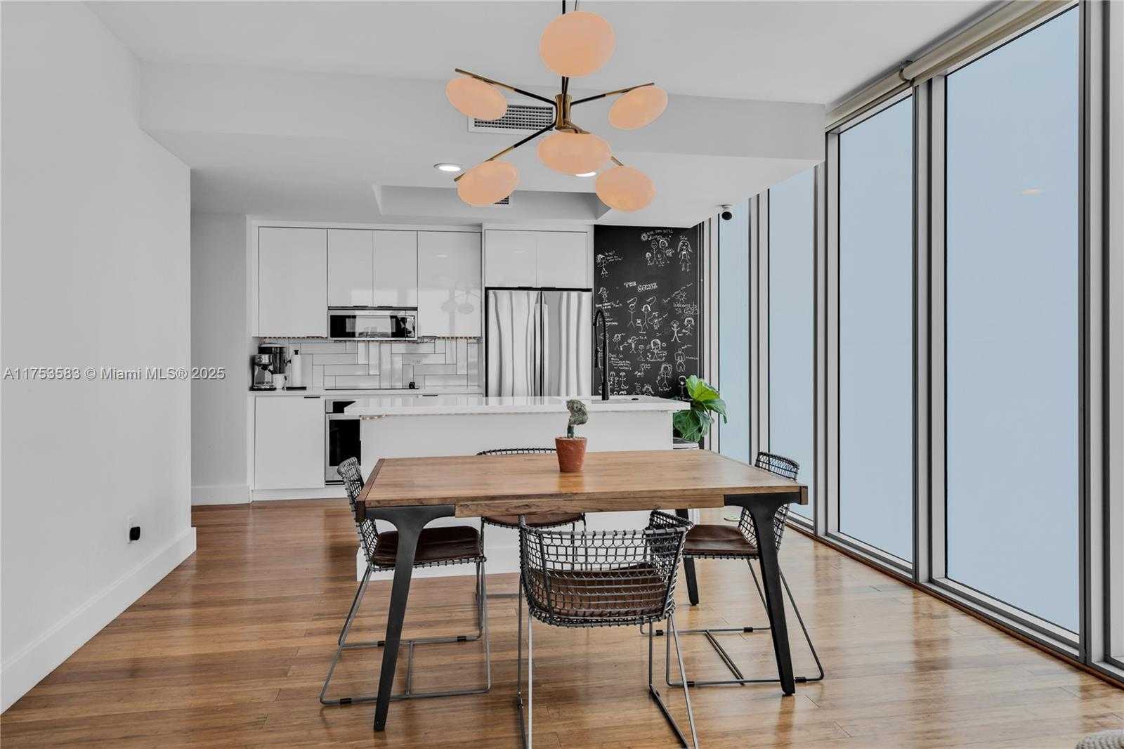 Small Image of 888 BISCAYNE BLVD #812, Miami Number 7
