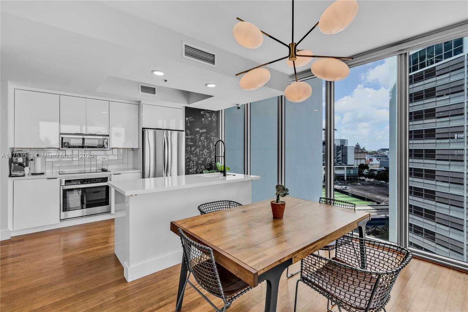 Small Image of 888 BISCAYNE BLVD #812, Miami Number 8