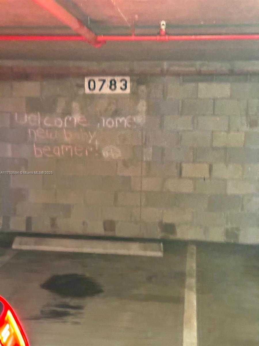 Small Image of 1750 NORTH BAYSHORE DR #2905, Miami Number 17