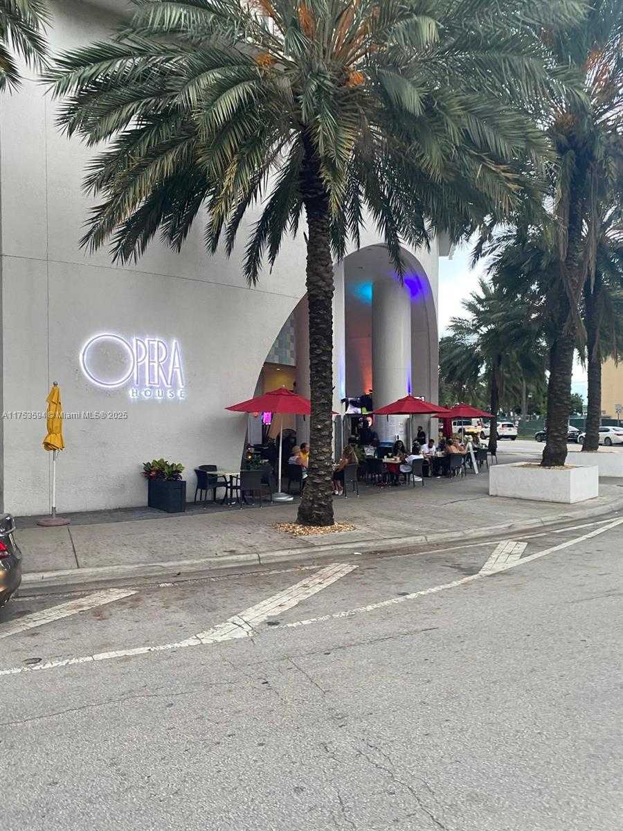 Small Image of 1750 NORTH BAYSHORE DR #2905, Miami Number 3