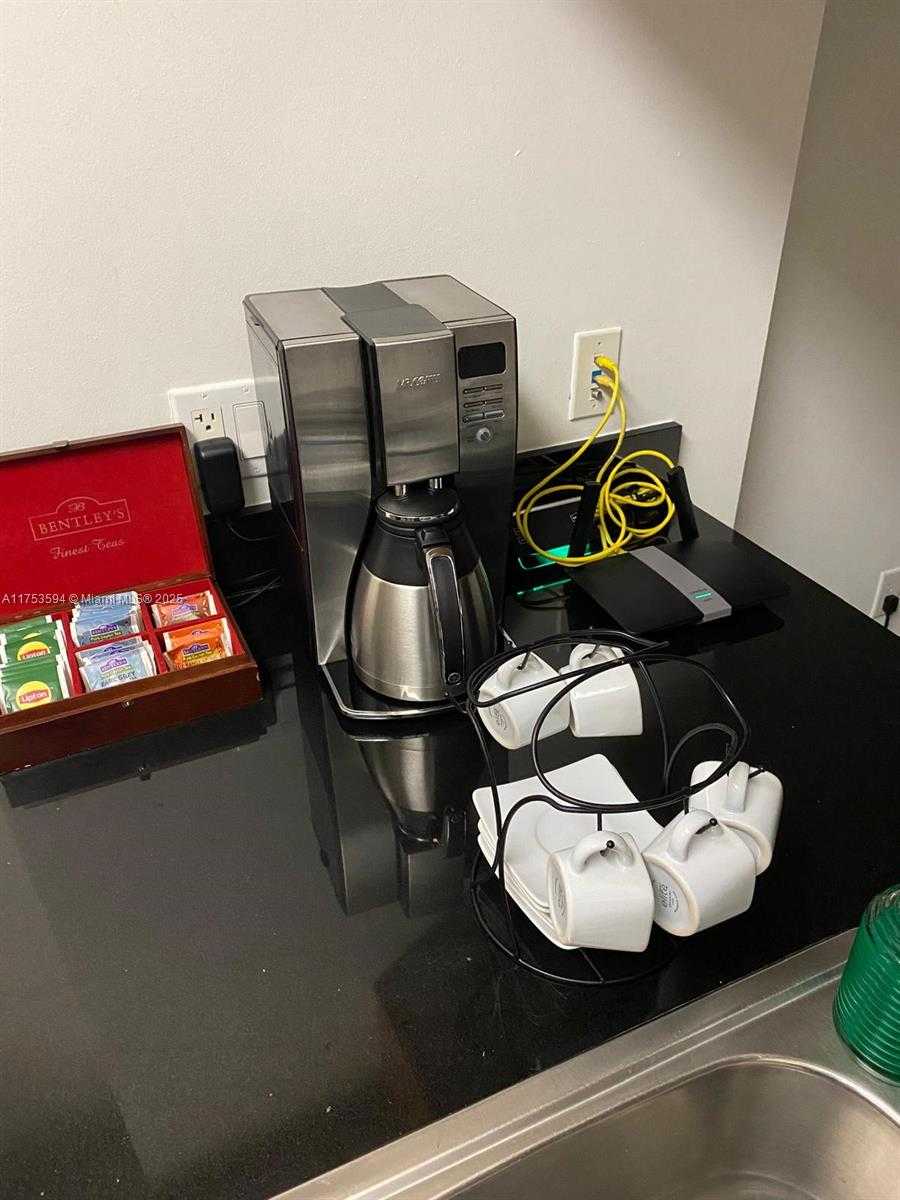 Small Image of 1750 NORTH BAYSHORE DR #2905, Miami Number 7