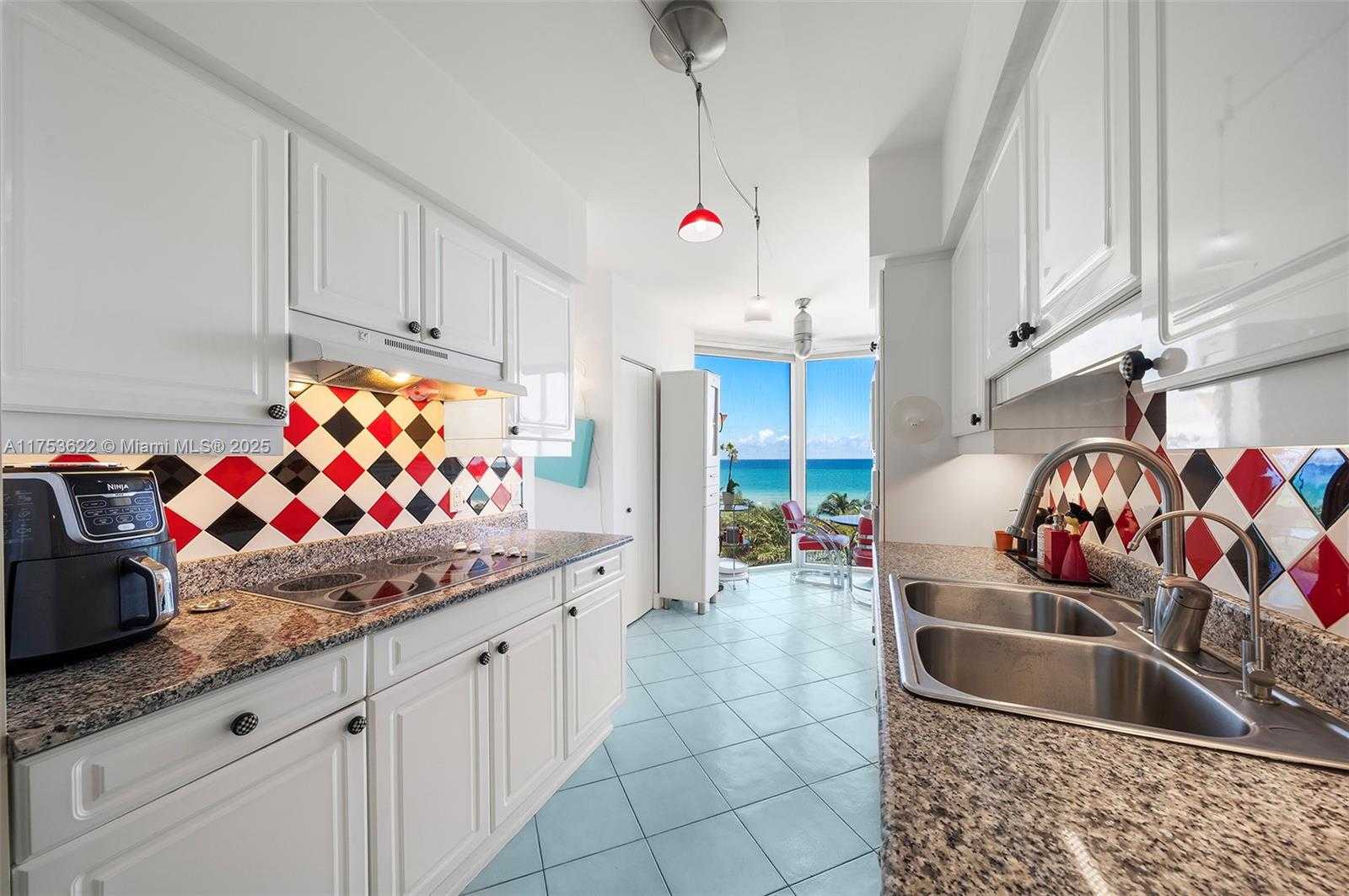 Small Image of 4775 COLLINS AVE #601, Miami Beach Number 22