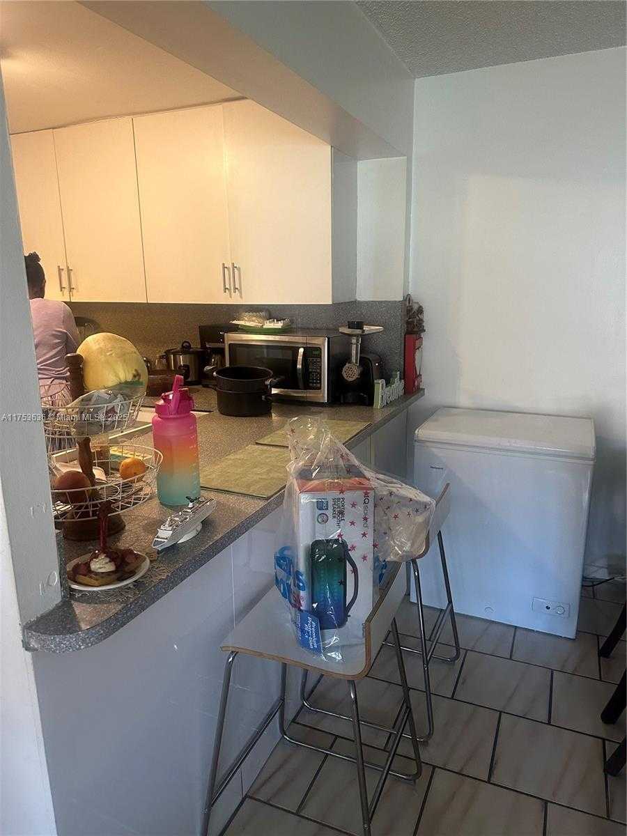 Small Image of 5851 WASHINGTON ST #84, Hollywood Number 11