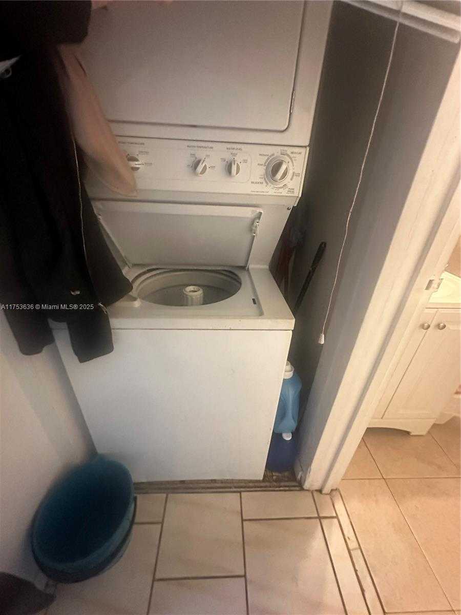 Small Image of 5851 WASHINGTON ST #84, Hollywood Number 12