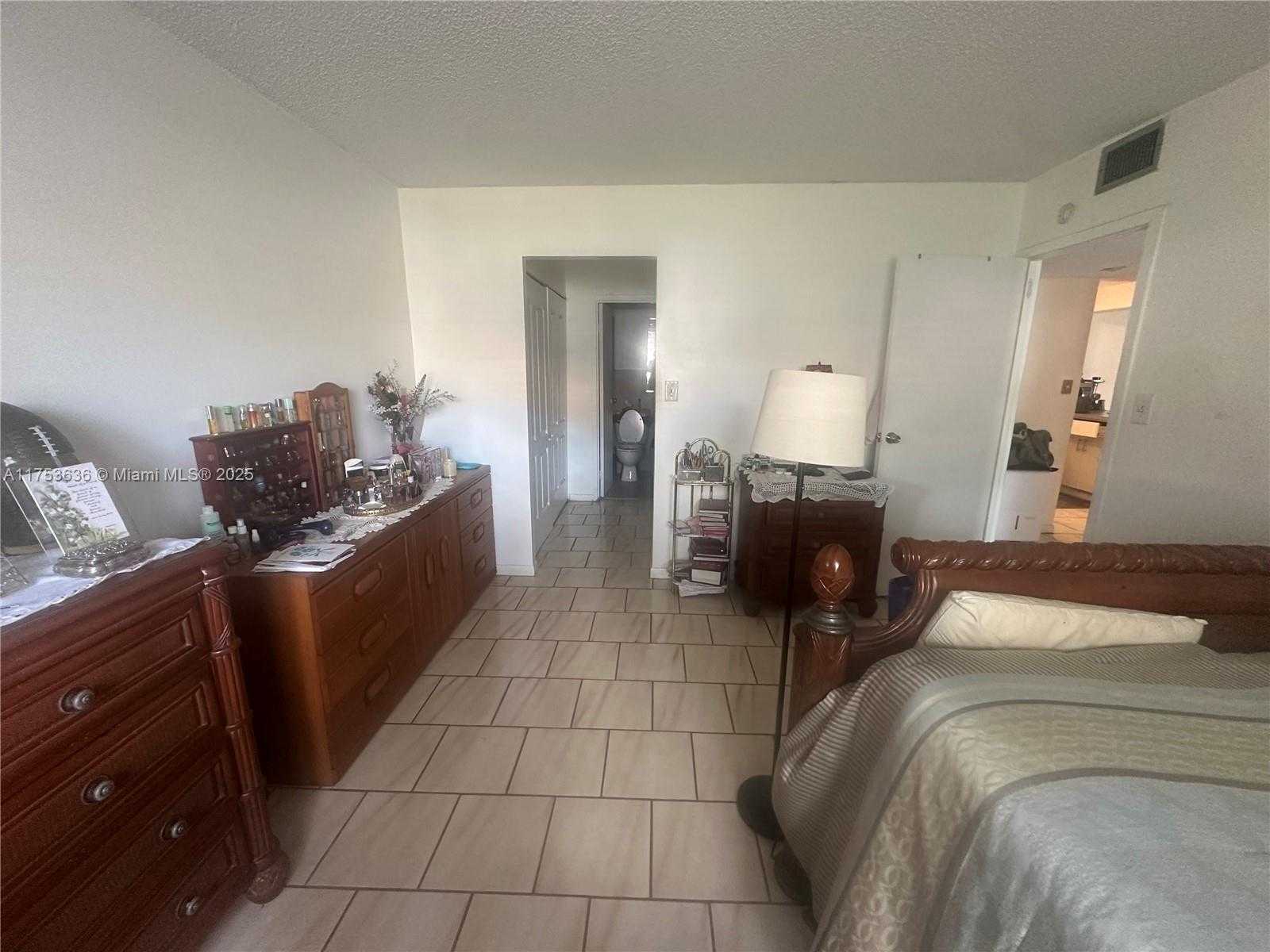 Small Image of 5851 WASHINGTON ST #84, Hollywood Number 13