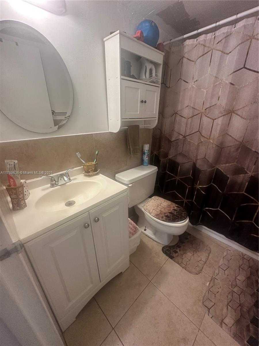Small Image of 5851 WASHINGTON ST #84, Hollywood Number 14
