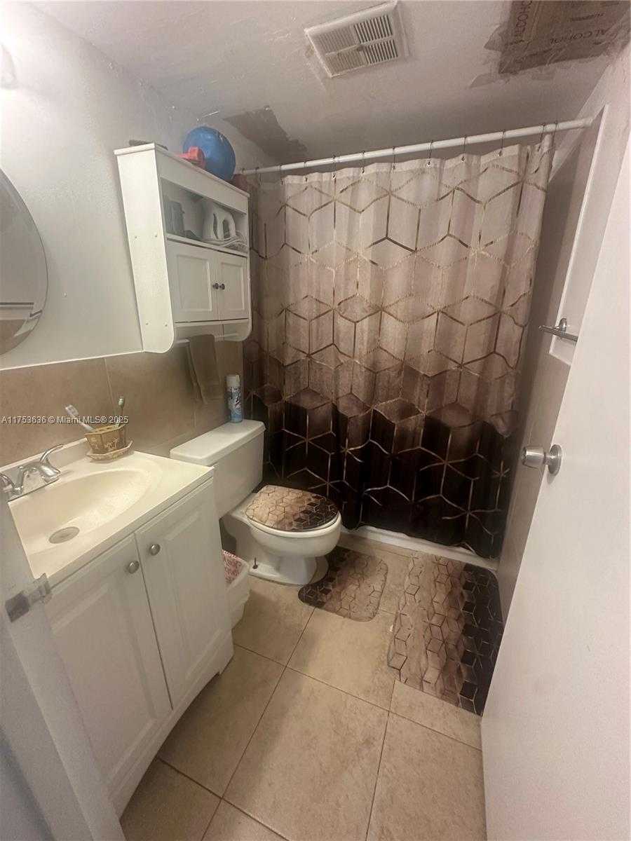 Small Image of 5851 WASHINGTON ST #84, Hollywood Number 16