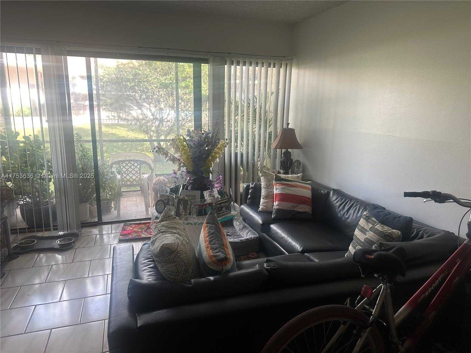 Small Image of 5851 WASHINGTON ST #84, Hollywood Number 8