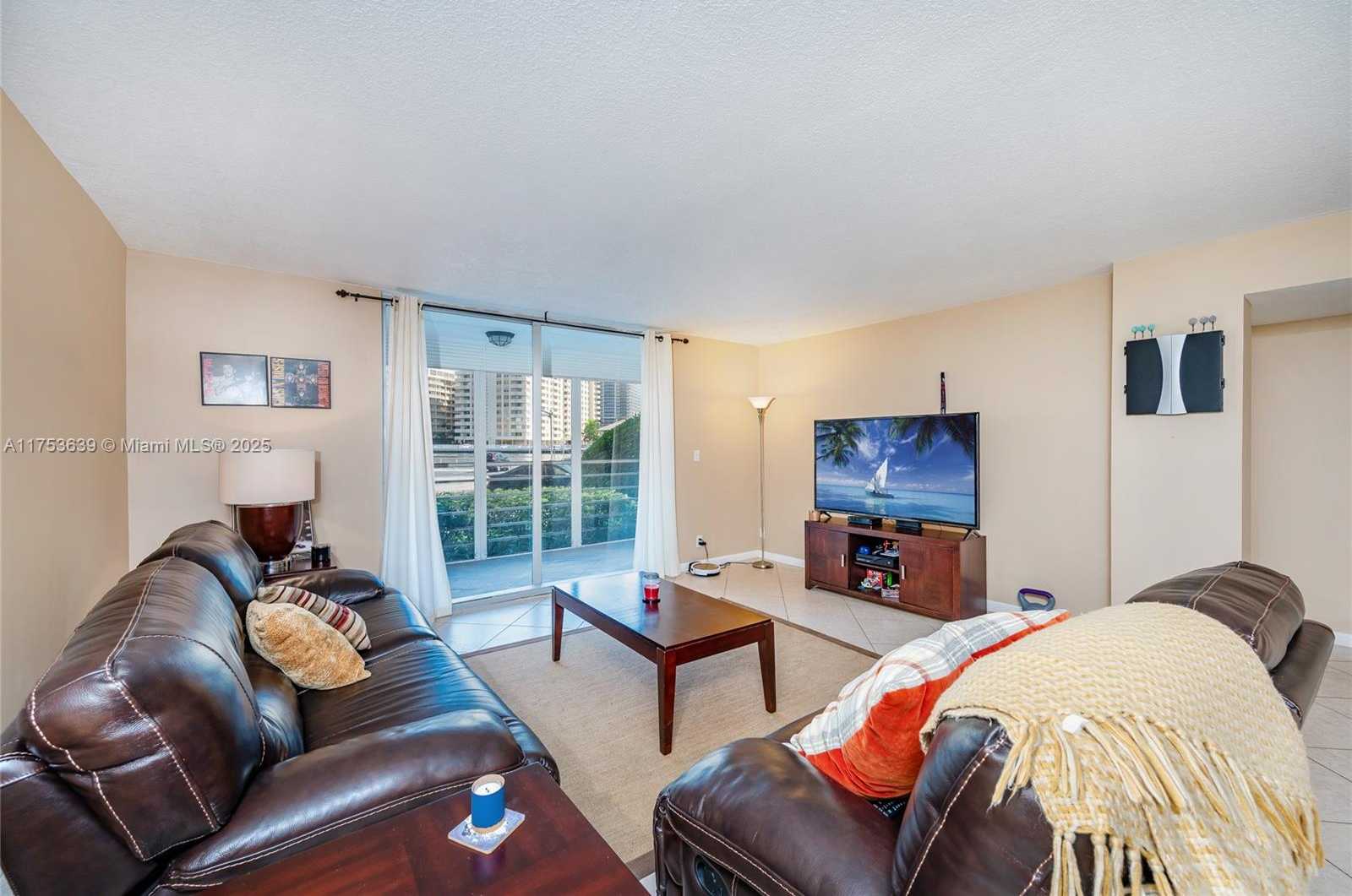 Small Image of 100 GOLDEN ISLES DR #104, Hallandale Beach Number 17