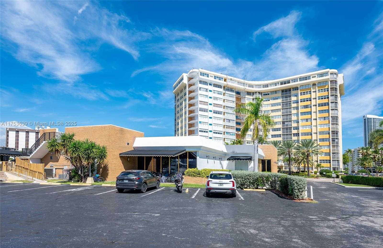 Small Image of 100 GOLDEN ISLES DR #104, Hallandale Beach Number 27