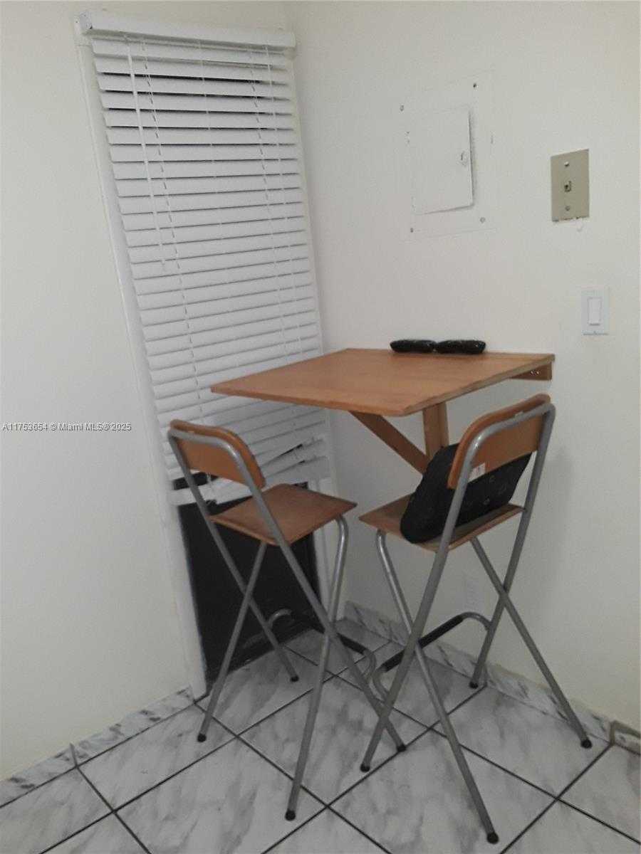 Small Image of 3101 #504, Aventura Number 11