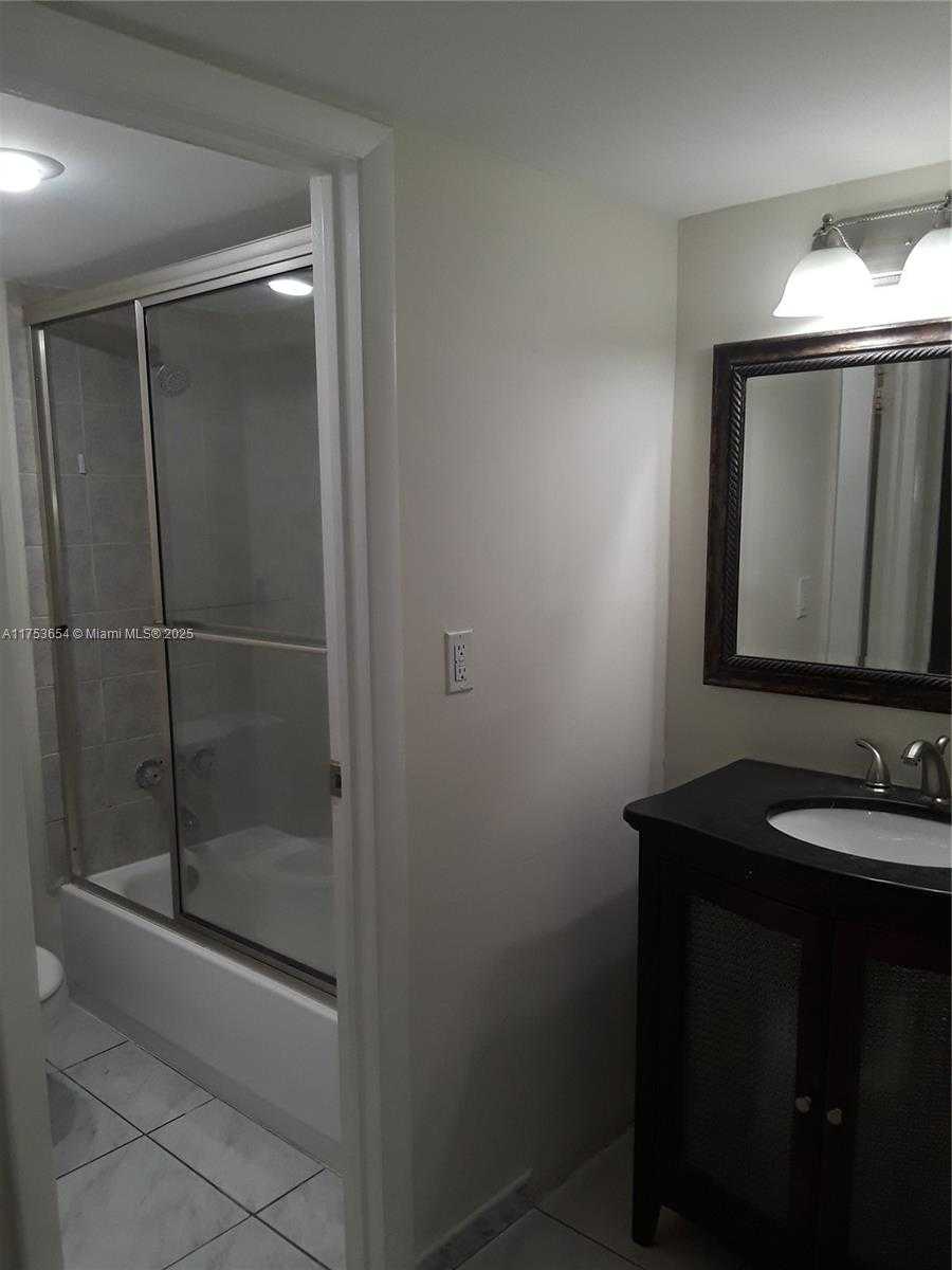 Small Image of 3101 #504, Aventura Number 4