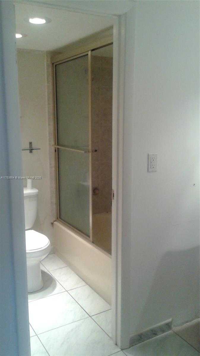 Small Image of 3101 #504, Aventura Number 6