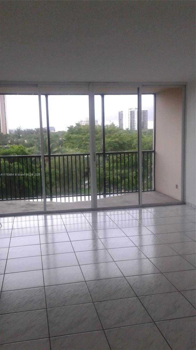 Small Image of 3101 #504, Aventura Number 7