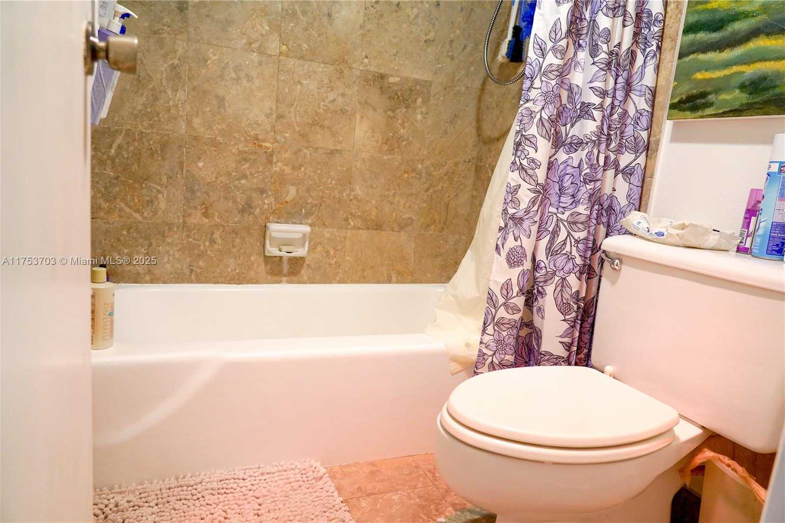 Small Image of 500 BAYVIEW DR #1219, Sunny Isles Beach Number 23