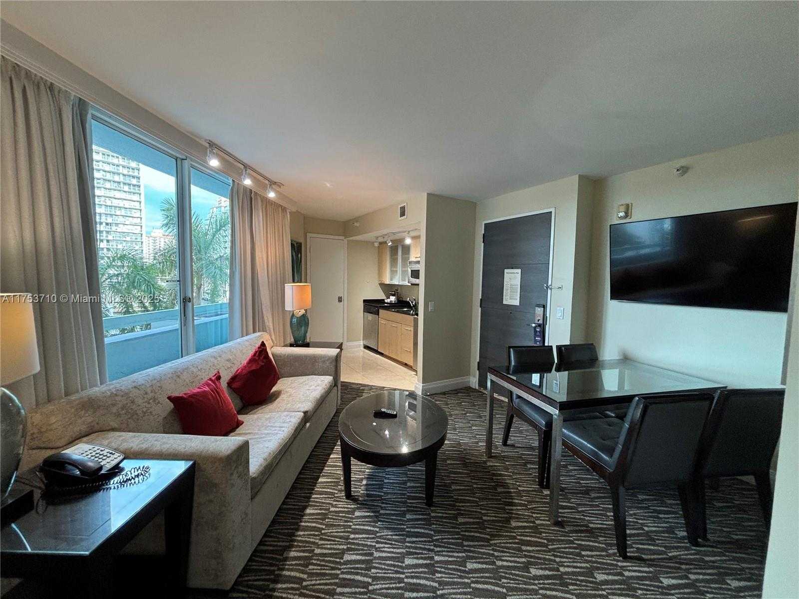 Small Image of 2670 Sunrise Blvd, Fort Lauderdale, FL 33304, USA Number 12