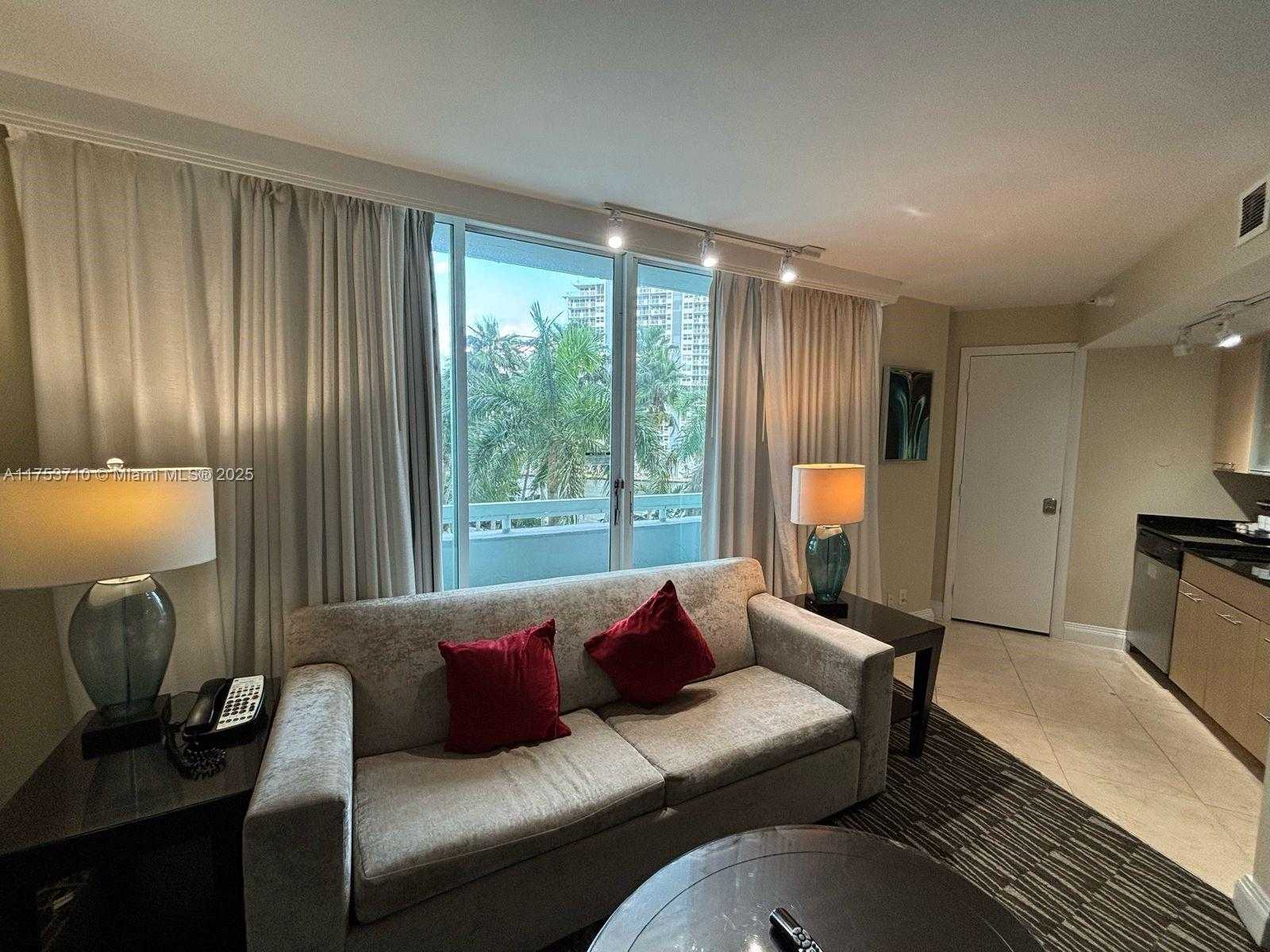 Small Image of 2670 Sunrise Blvd, Fort Lauderdale, FL 33304, USA Number 14
